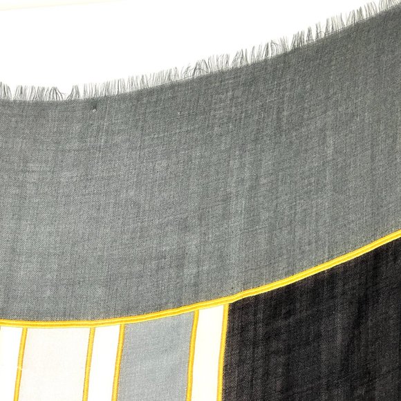 Sold on our website CHANEL Black Gray Cashmere Rectangular CC Logo Fringe Scarf - Picture 5 of 13